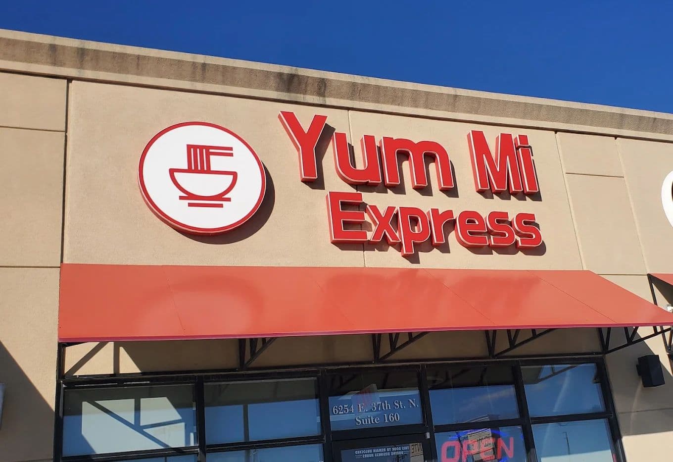 Yum Mi Express – Tinh Hoa Ẩm Thực Việt - Hoa Tại Wichita 🥢