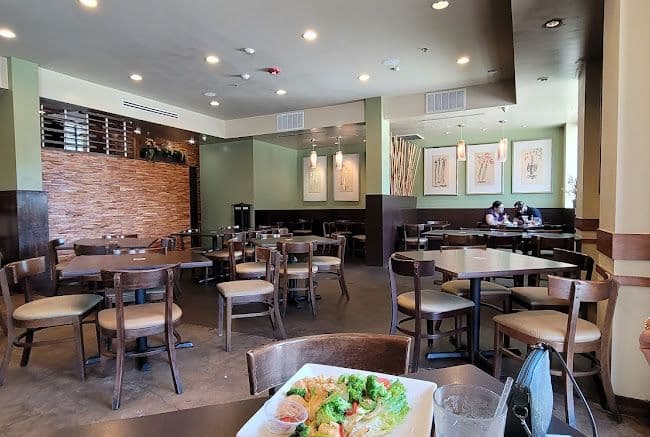 Mai's Restaurant