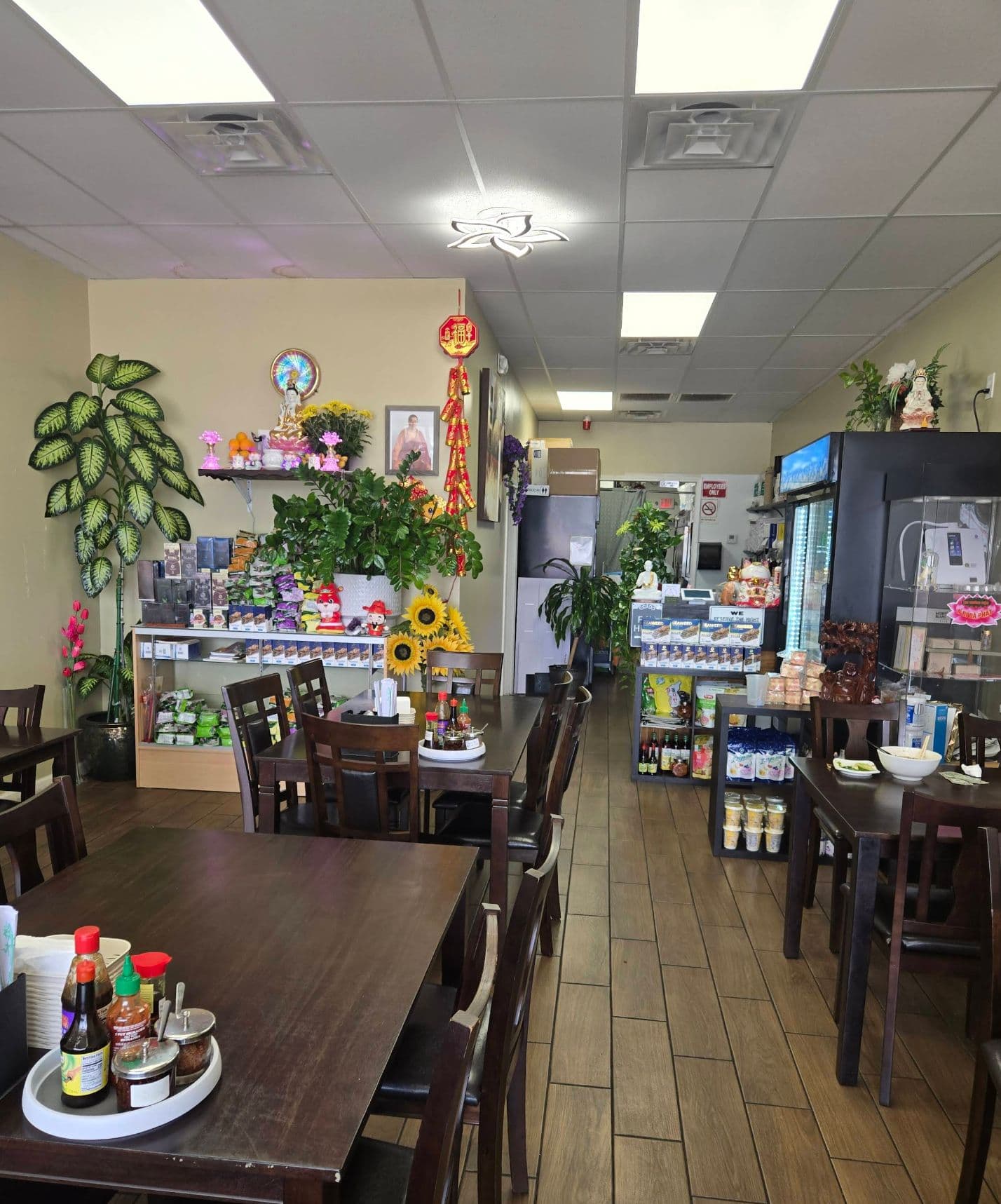 Nhà Hàng Tuệ Tâm: Ẩm Thực Chay Việt tại Houston 🌱 | Tue Tam: Vietnamese Vegan Cuisine