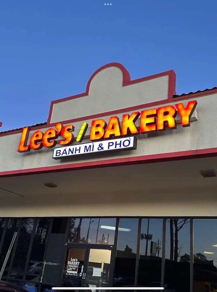 Lee's Bakery - Bánh Mì & Phở Huyền Thoại Tại Atlanta 🌟