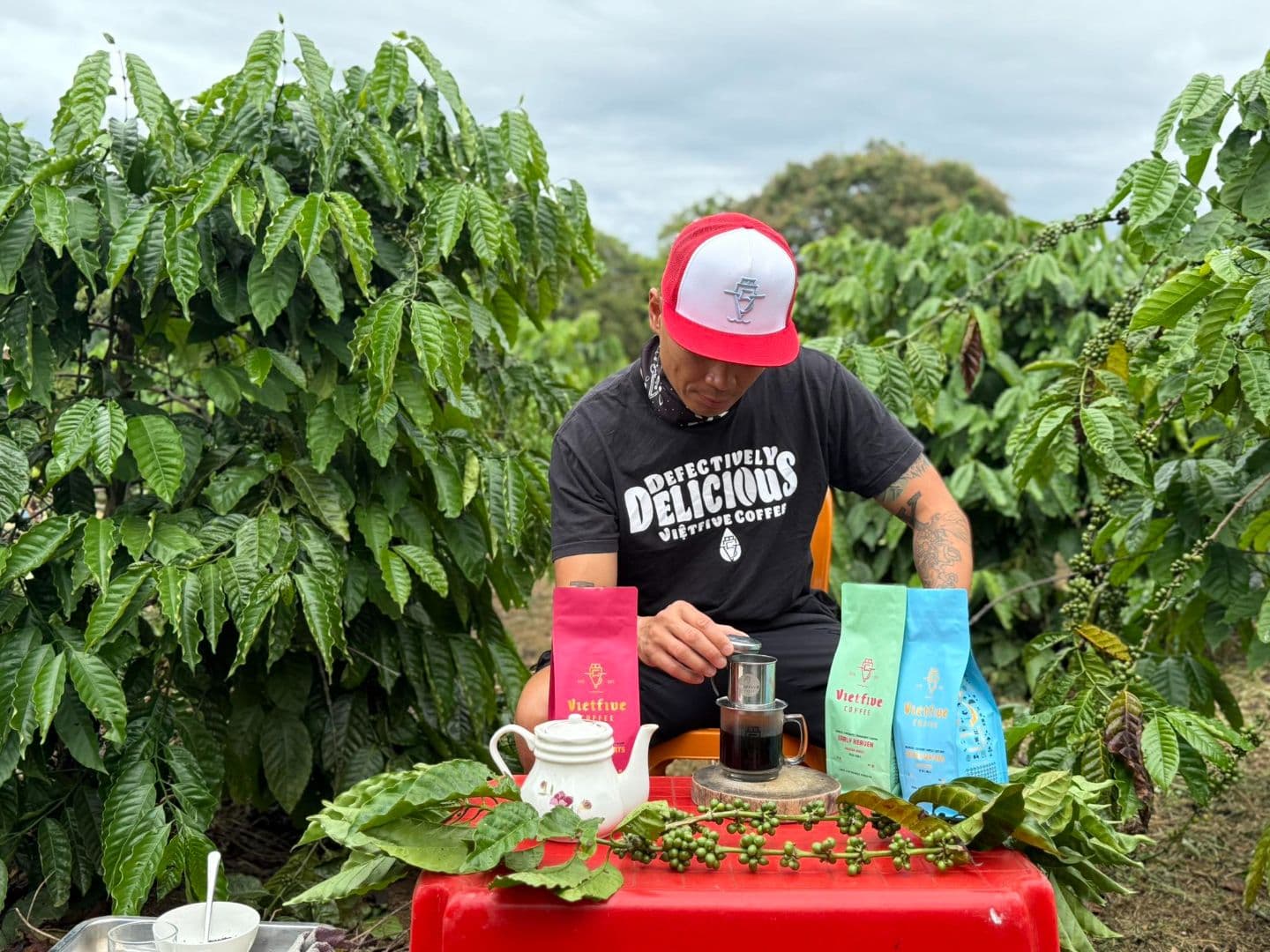 Vietfive Coffee - Hương Vị Cà Phê Việt Đậm Đà Tại Chicago 🌟