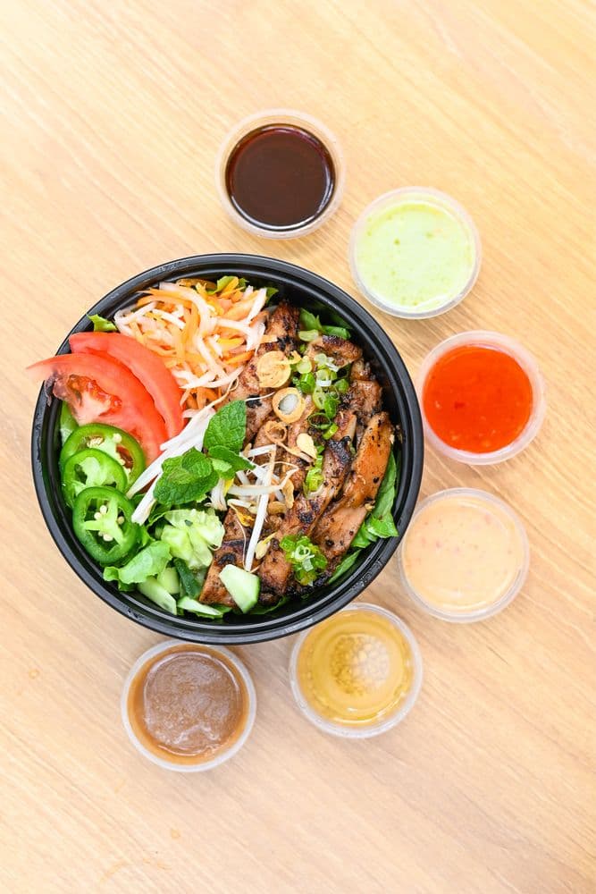 V-Roll Vietnamese Rolls & Bowls