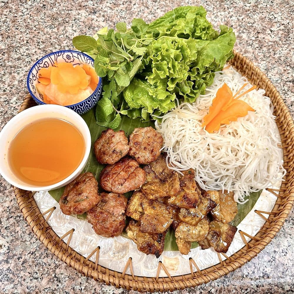 Mama House Sandwiches & Noodles