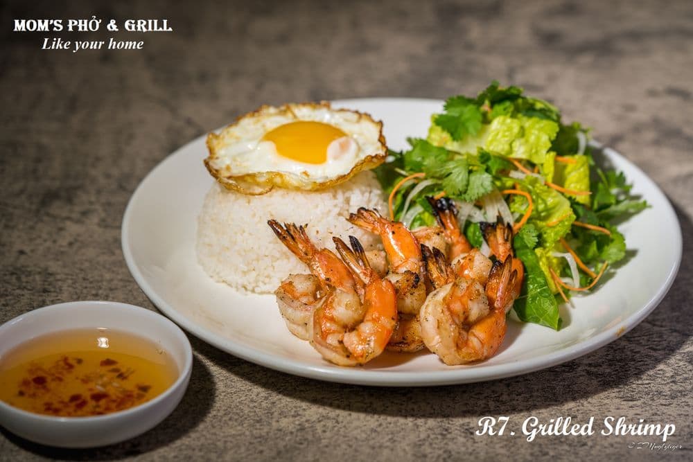 Mom's Pho & Grill