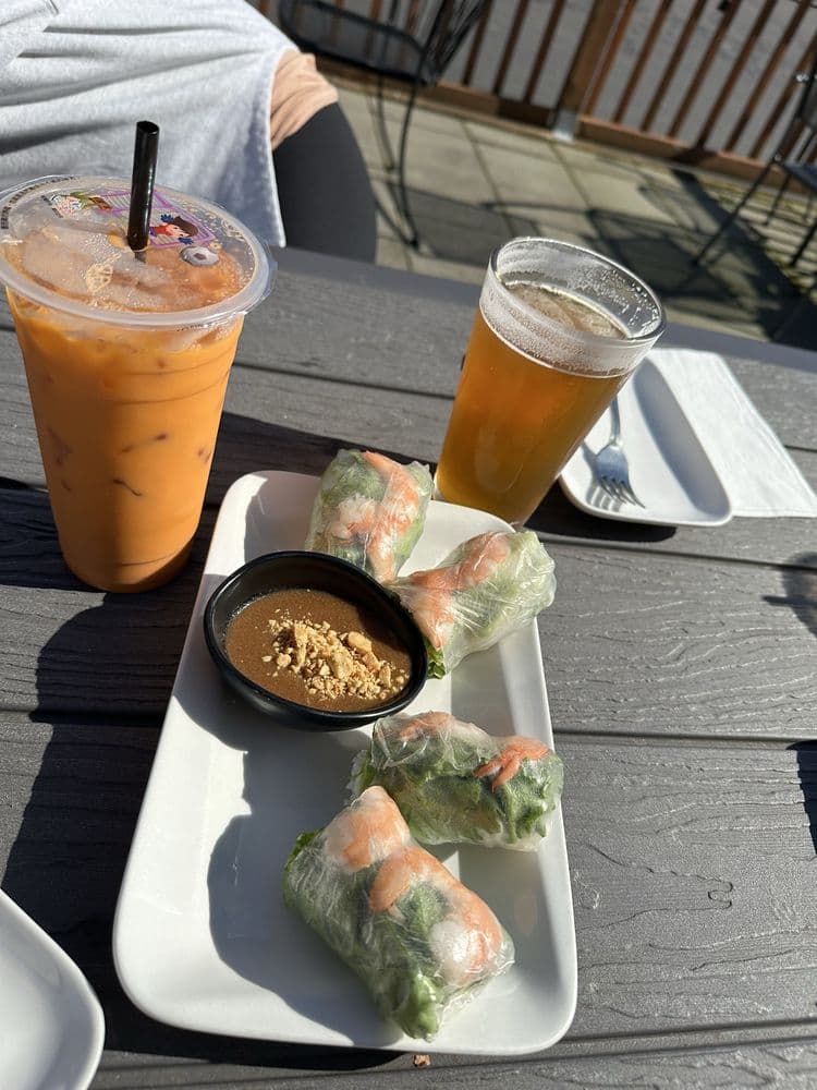 Gogo Pho Bar