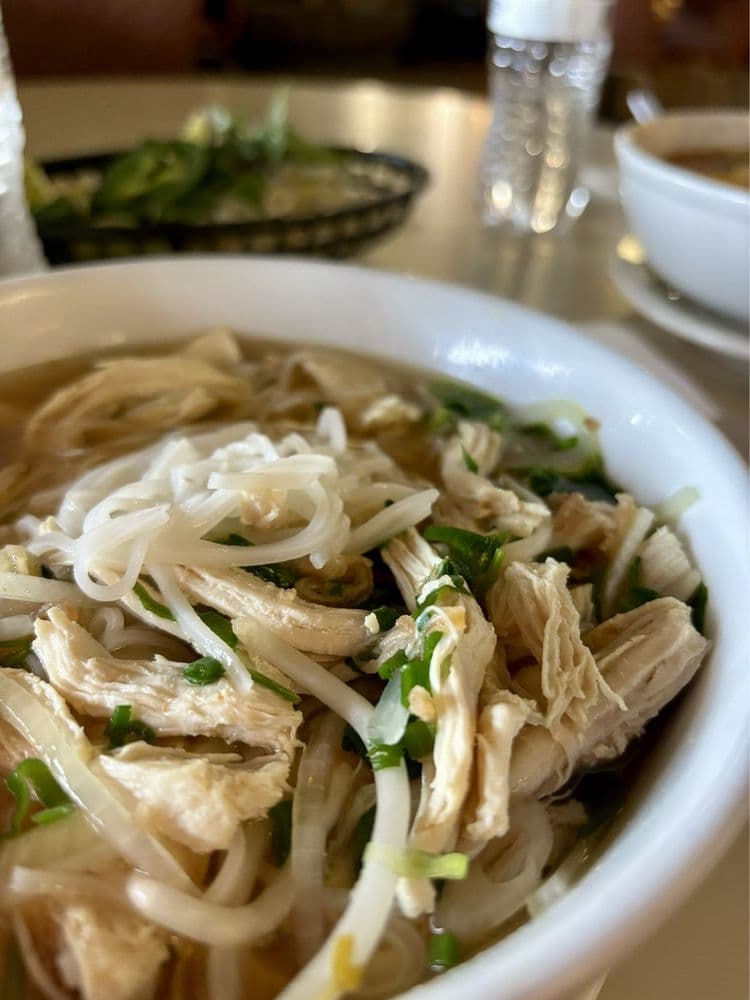 Pho Leo